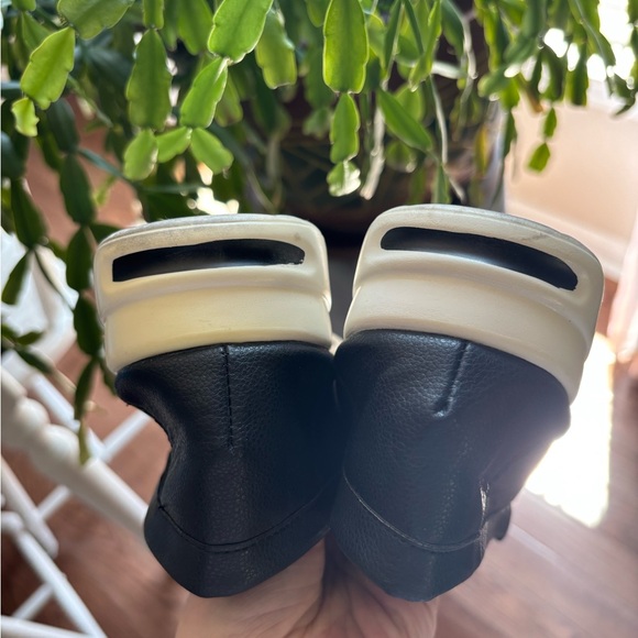 💙Black Loafers with Gold Accent - Picture 7 of 7